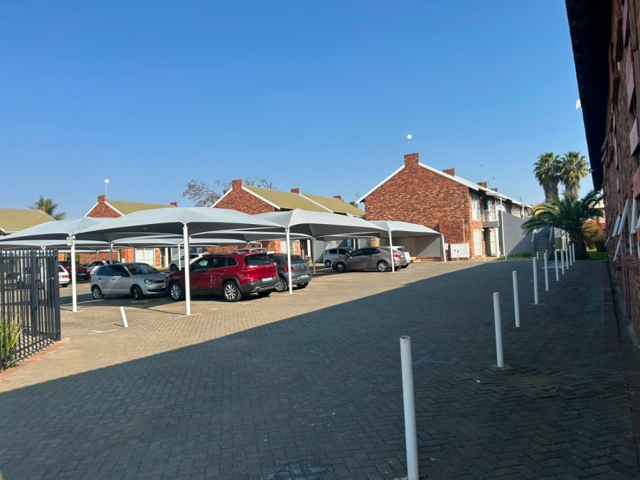 2 Bedroom Property for Sale in Pellissier Free State